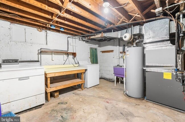 Building Photo - 1656 Yakona Rd