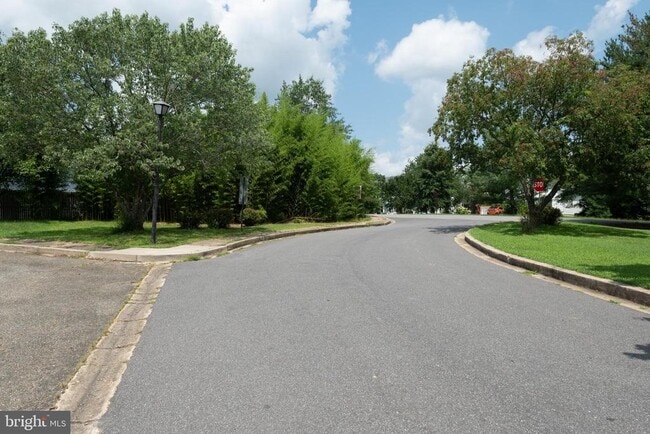 Building Photo - 615 Hemlock Ct