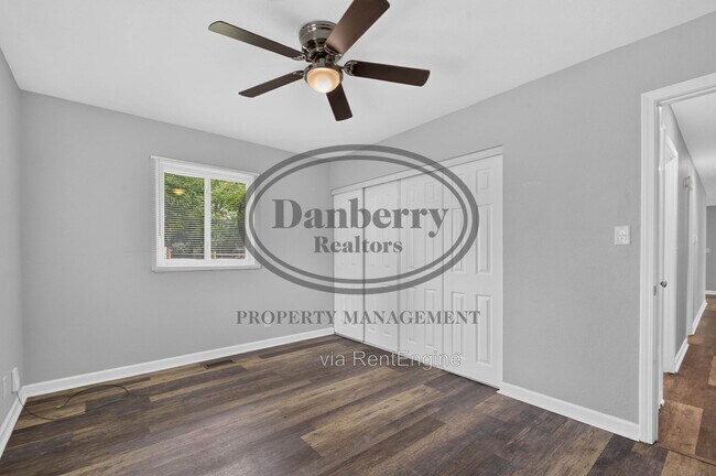 Building Photo - 6051 Graystone Dr