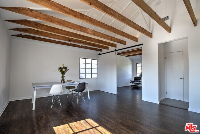 Building Photo - 1807 Montana Ave