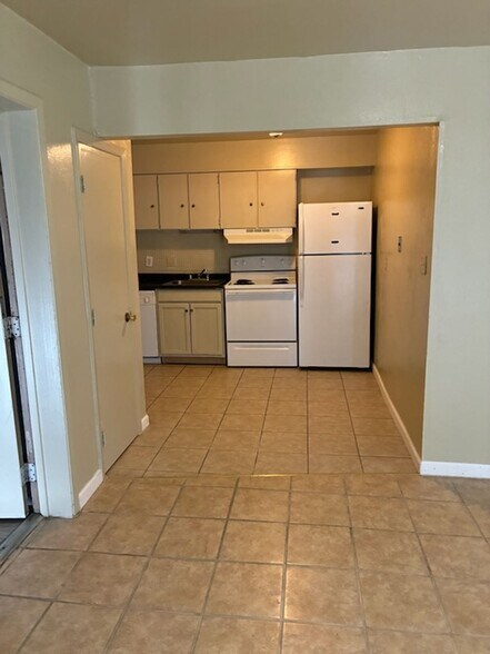 Building Photo - 1160 Grand Terrace Dr