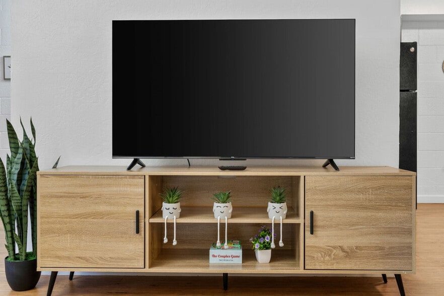 Building Photo - 109 E Broadway Rd