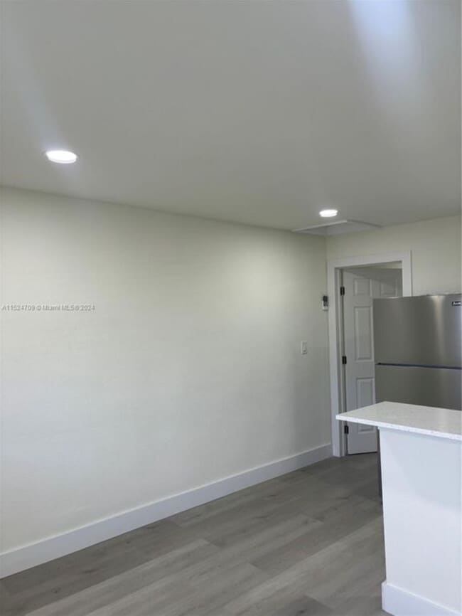 Building Photo - 6016 NW 24th Ave