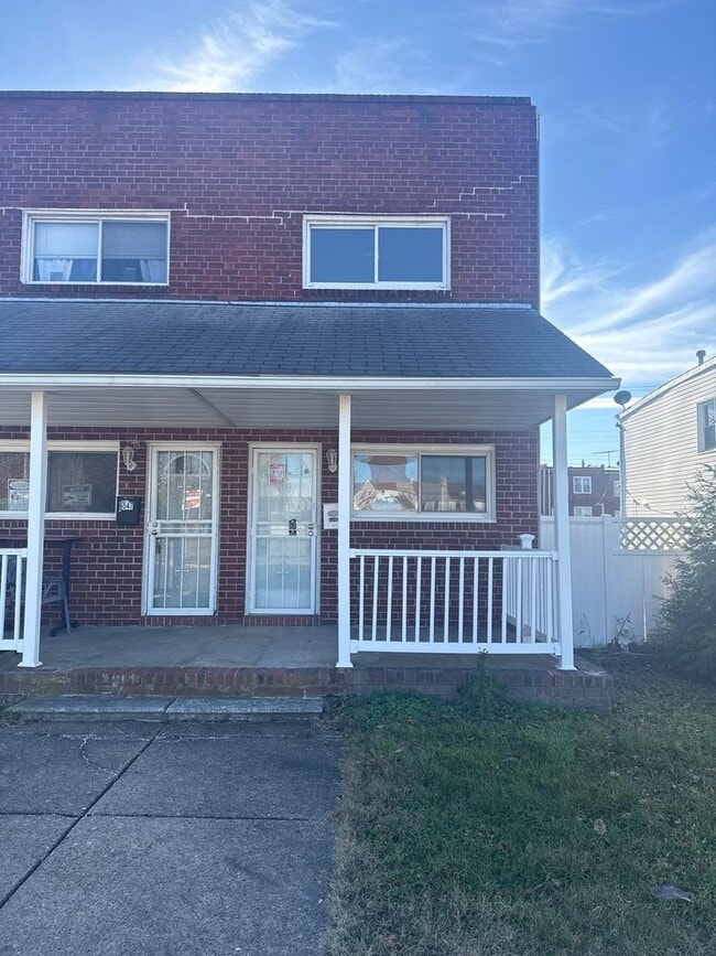 Primary Photo - Beautiful Two-Bedroom House In Dundalk