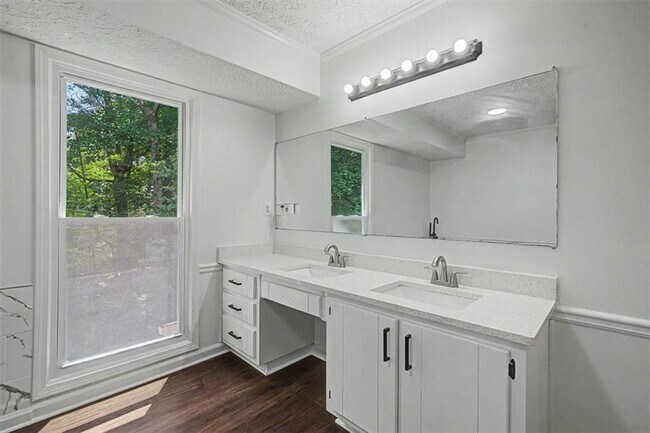 Building Photo - 3947 Camrose Pl