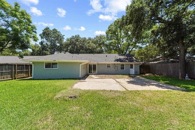 Building Photo - 9622 Fairdale Ln
