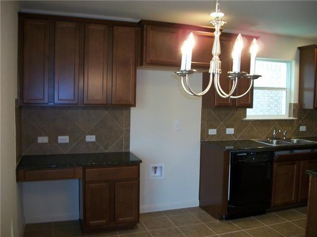 Building Photo - 2021 Nestlewood Dr