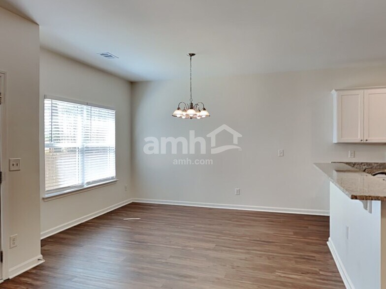 Building Photo - 82 Torero Trail