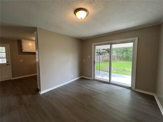 Building Photo - 506 Seville Dr