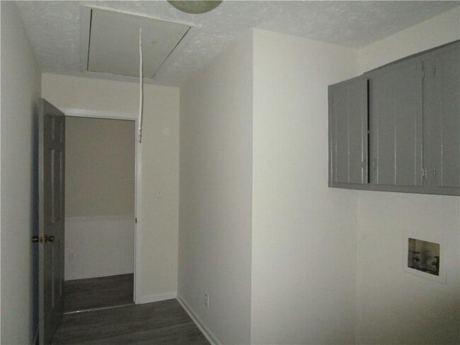 Building Photo - 3730 Newport Dr