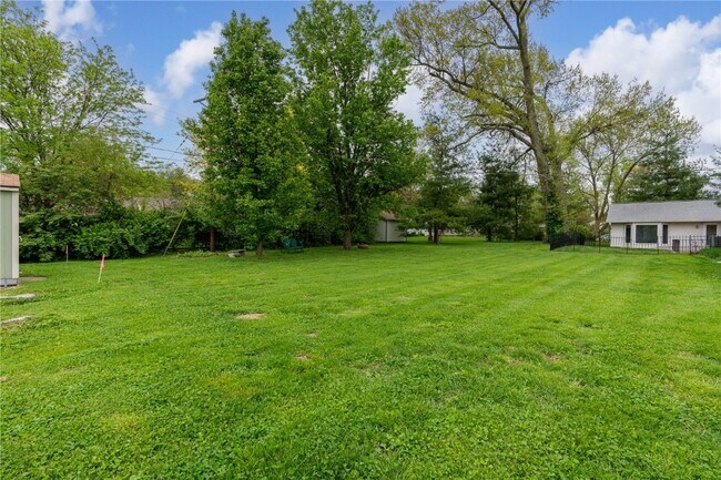Building Photo - 31 S Tealwood Dr
