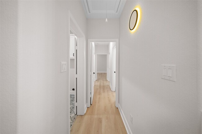 Building Photo - 1411 Bayou St