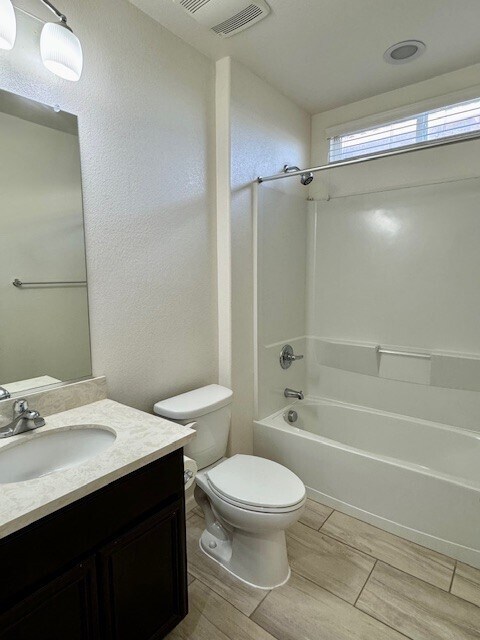 Building Photo - 2544 Tomales Bay Dr