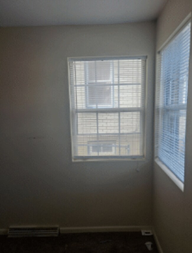 Building Photo - 442 S 18th St