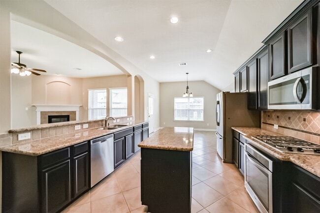 Building Photo - 14711 E Red Bayberry Ct