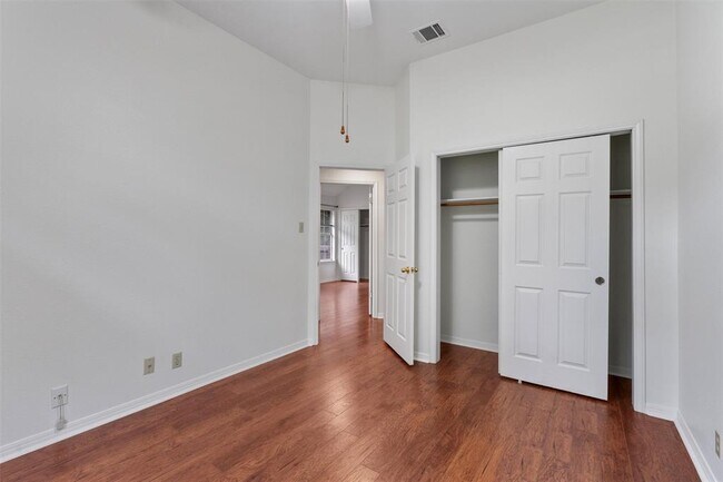 Building Photo - 7905 Henry Kinney Row