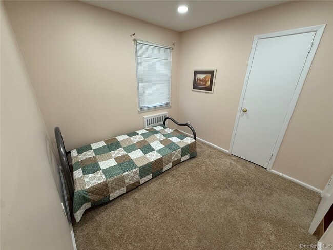 Building Photo - 32 Liszt St