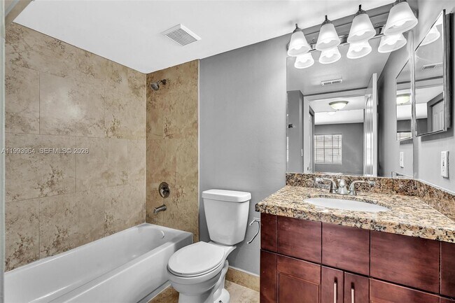 Building Photo - 2881 N Oakland Forest Dr