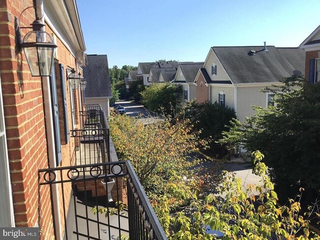 Building Photo - 724 Vestal St