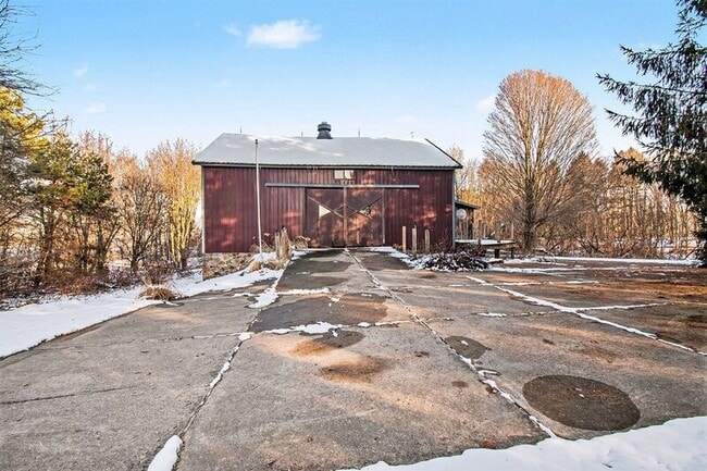 Building Photo - 704 24th Ave