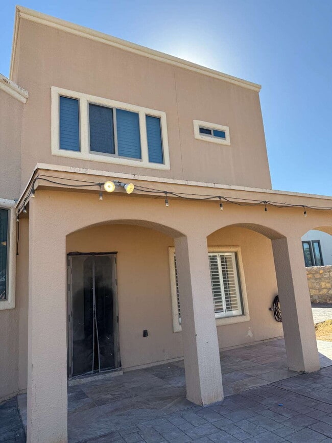 Building Photo - 3045 Woodhead