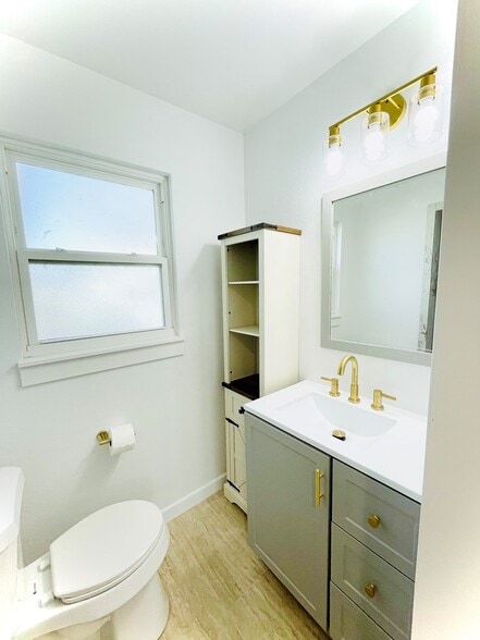 Building Photo - 311 SW 10th St