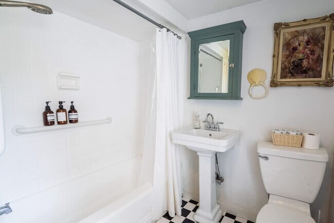 Building Photo - 1357 Canal Rd