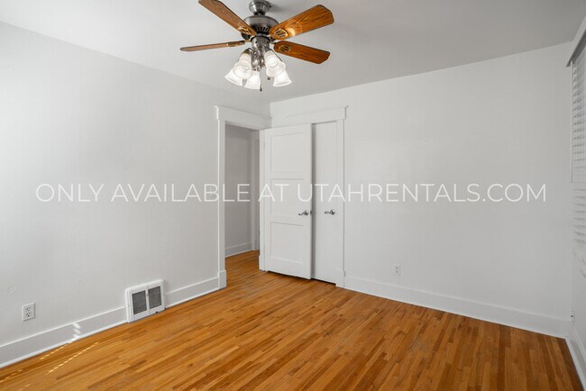 Building Photo - 1278 E 520 S St