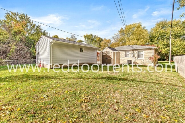 Building Photo - 1449 S Leland Ave