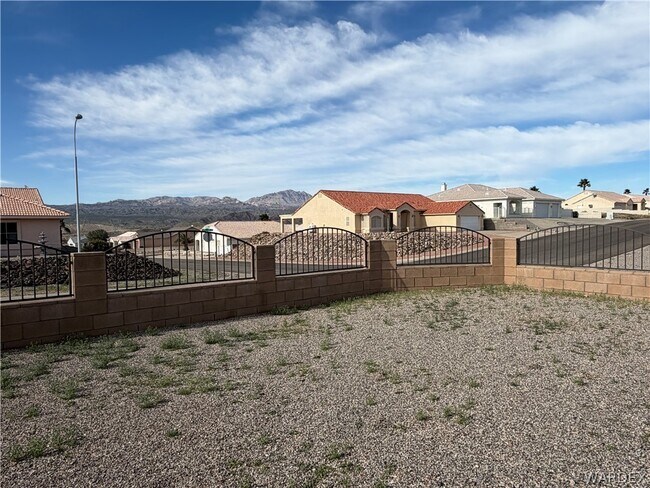 Building Photo - 2416 N Ridge Ave