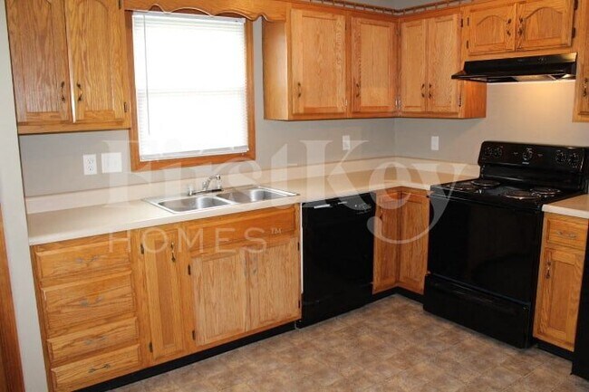 Building Photo - 10311 Park Valley Dr