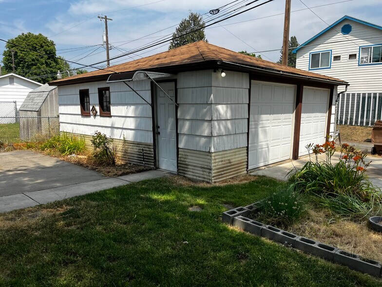 Building Photo - 4104 N Hawthorne St