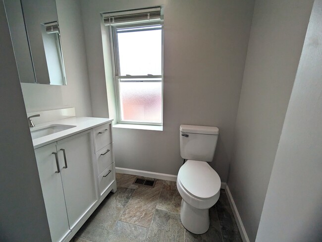 Bathroom - 1401 Arch St