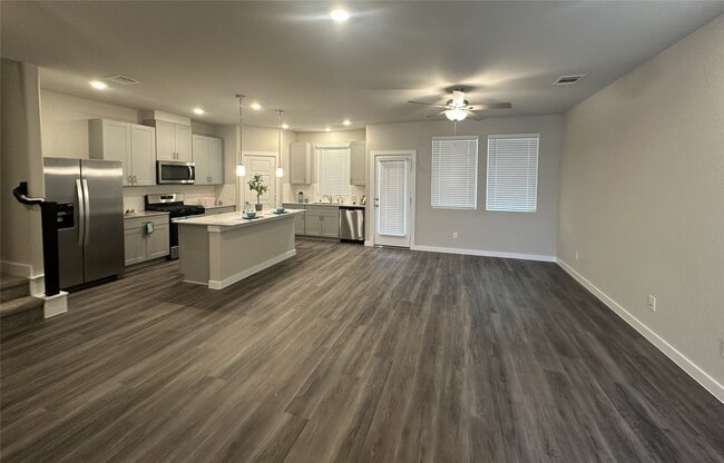 Building Photo - 3110 Valley Peak Dr