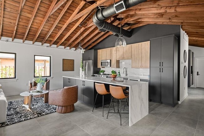 Building Photo - 870 Carver St