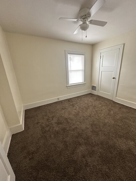 Building Photo - 2057 Catalpa Dr