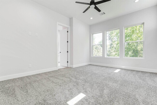 Building Photo - 2310 Campbell Rd