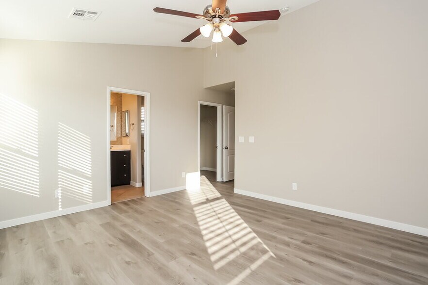 Building Photo - 10728 Cape Shore Ave