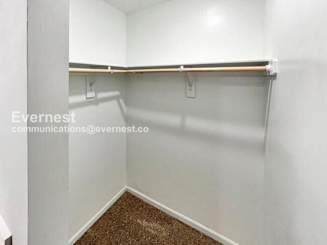 Building Photo - 3 Bed/2.5 Bath Home with Modern Amenities / Pet-Friendly / Coming Soon!