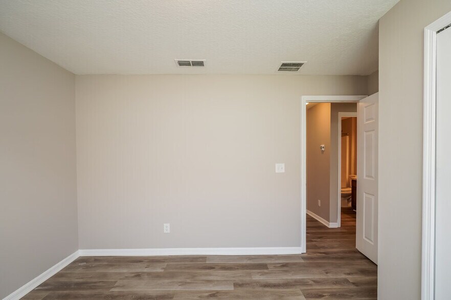 Building Photo - 3108 Linton Rd