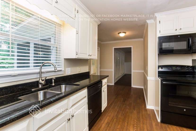 Building Photo - 2825 Cold Springs Trail SW