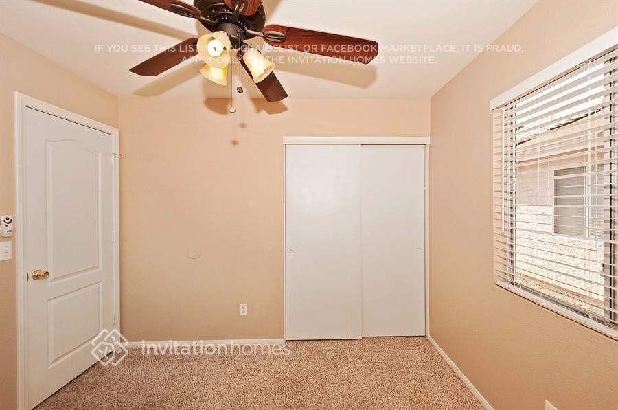Building Photo - 1876 Blue Ribbon Dr