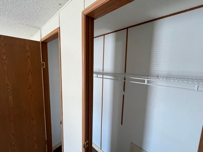 Building Photo - 2 Bedroom 2 Bath Updated Mobile Home in Cliffview Mobile Home Park. Very well kept-up area.