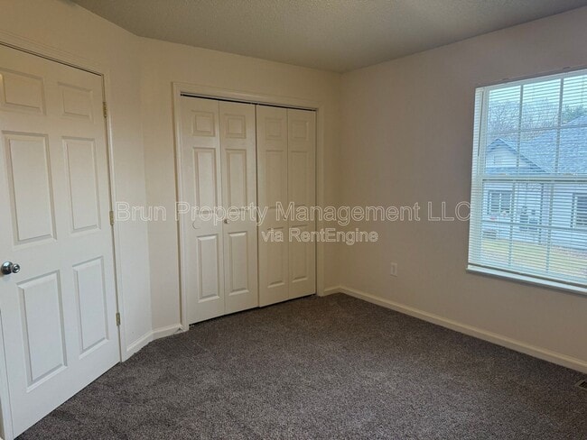 Building Photo - 5606 Boxwood Garden Way