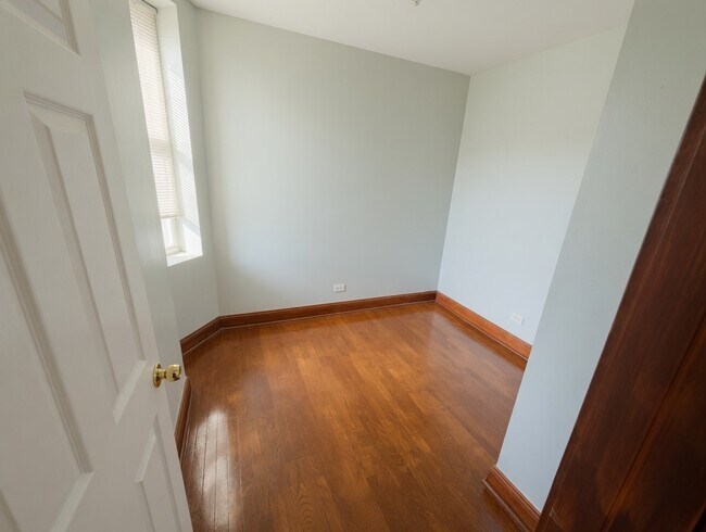 Building Photo - 1224 N Cleaver St
