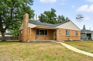 Building Photo - 3001 Pontiac St