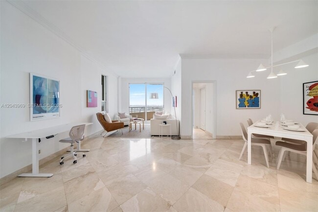 Building Photo - 888 Brickell Key Dr
