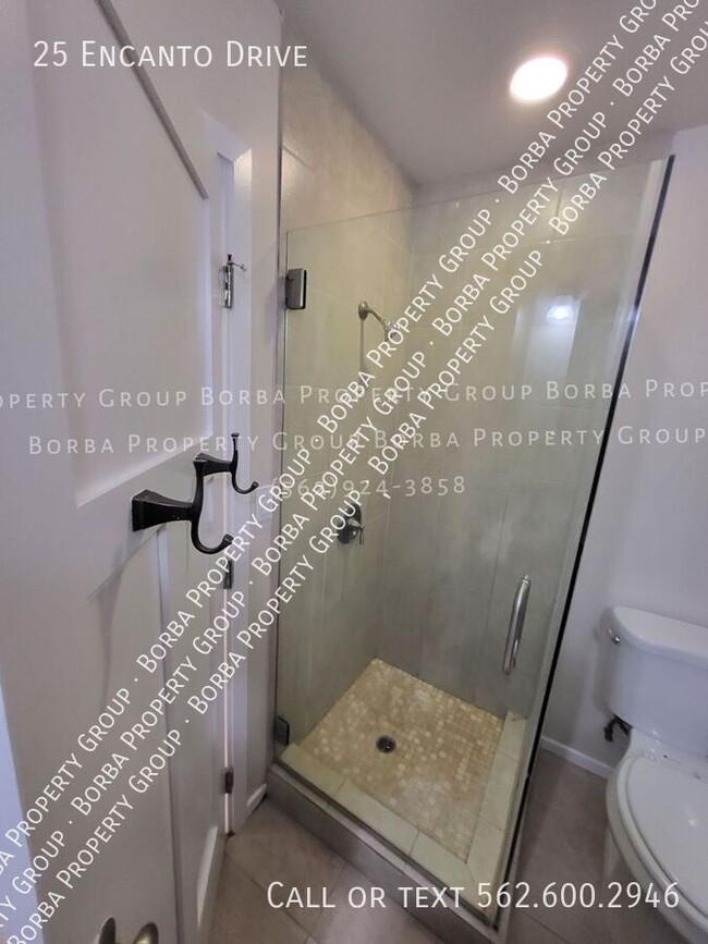 Building Photo - 25 Encanto Dr