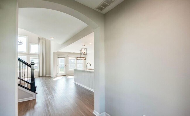 Building Photo - 15911 Long Meadow Way