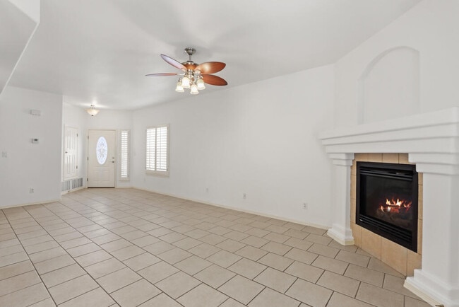 Building Photo - 561 Green Village Ct